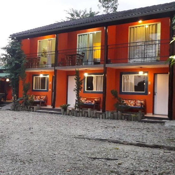 Hospedagem Casa de Artista Suítes Penedo em Penedo RJ